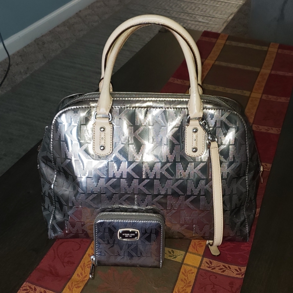 Michael Kors Silver Metallic Mirror Satchel Bag & Wallet Set - Picture 5 of 16